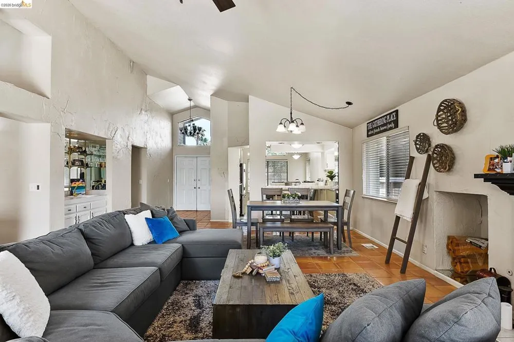 2244 Colonial Ct Discovery Bay, CA 94505