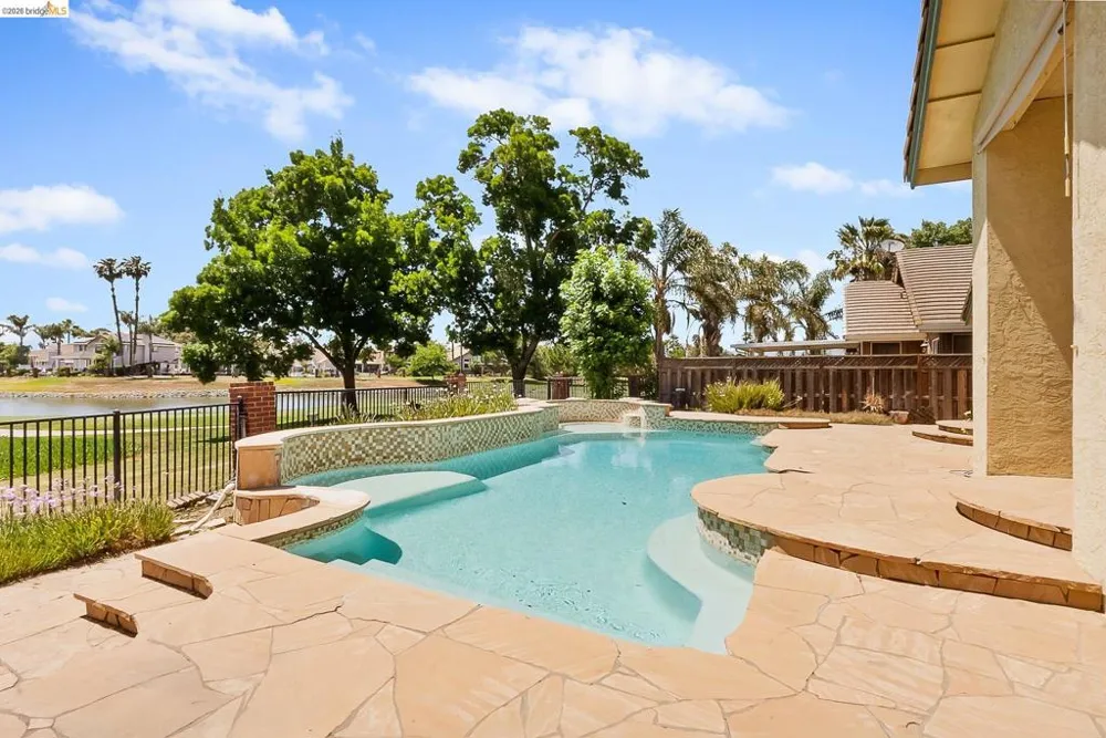 2244 Colonial Ct Discovery Bay, CA 94505