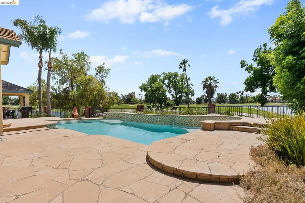 2244 Colonial Ct Discovery Bay, CA 94505