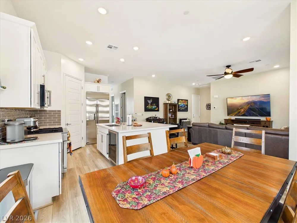 921 Woodburn Lane Las Vegas, NV 89138