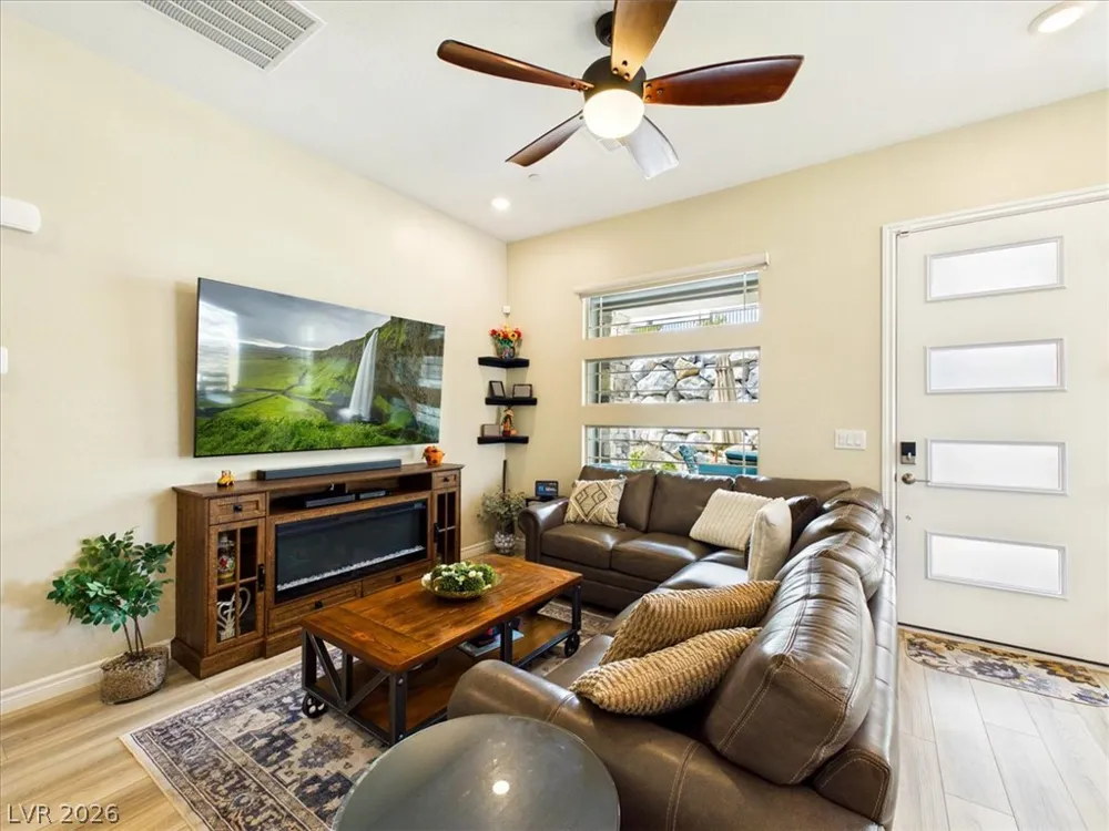 921 Woodburn Lane Las Vegas, NV 89138