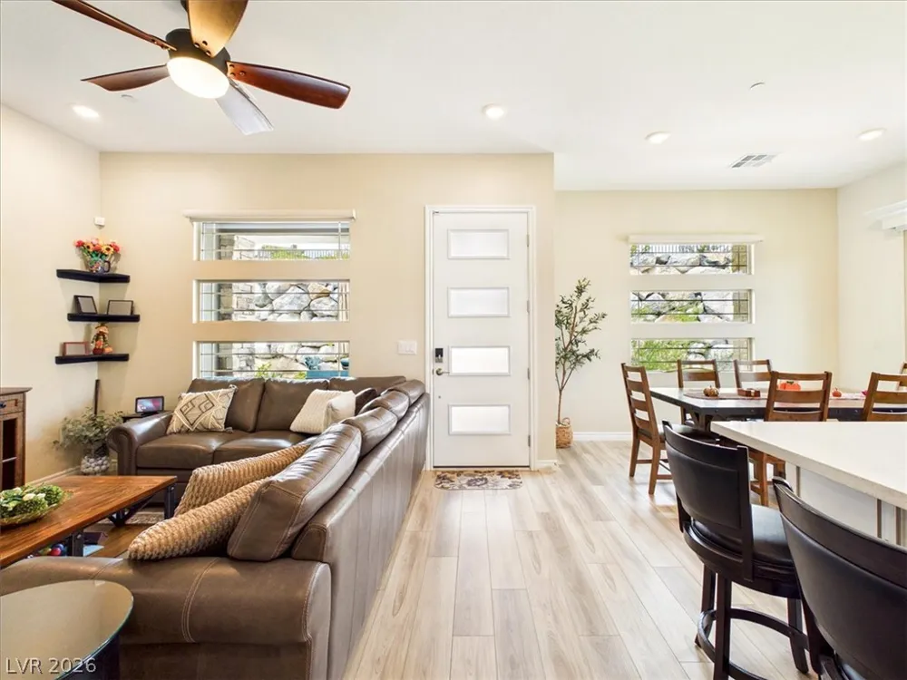 921 Woodburn Lane Las Vegas, NV 89138