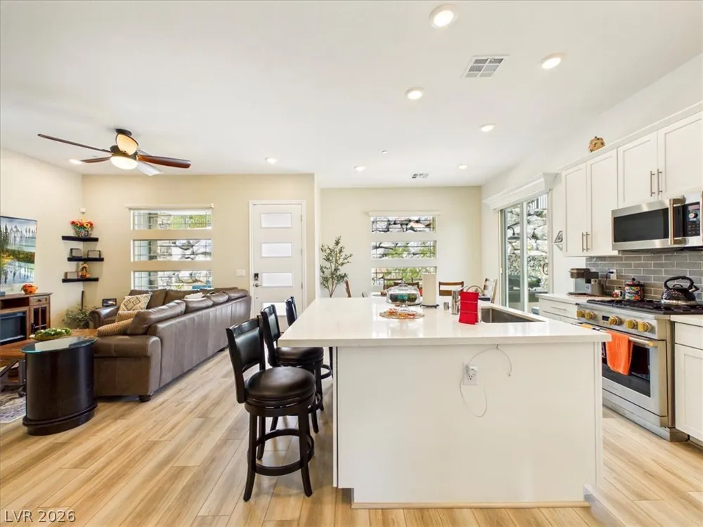921 Woodburn Lane Las Vegas, NV 89138