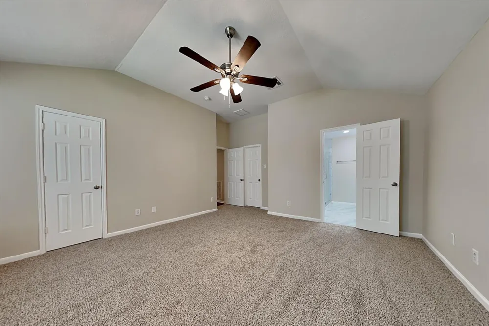 1116 Lake Shore Drive Pearland, TX 77581