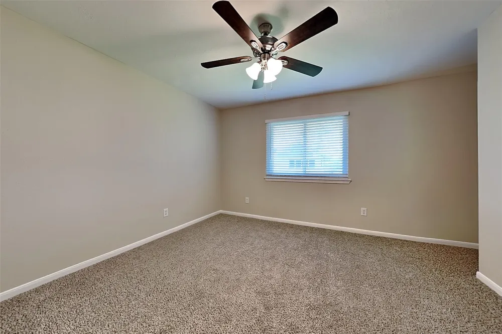1116 Lake Shore Drive Pearland, TX 77581