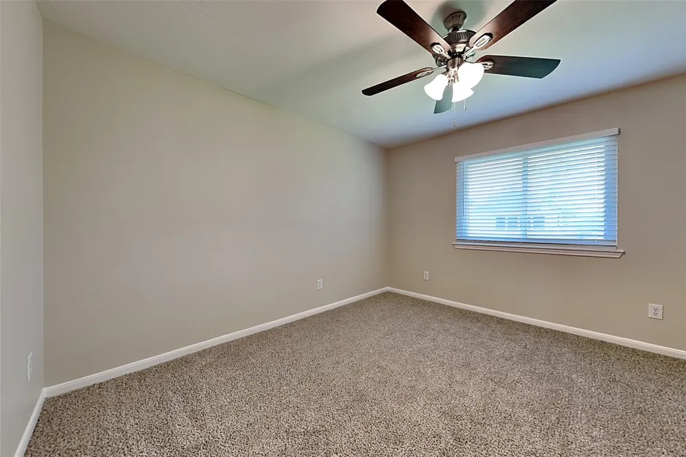 1116 Lake Shore Drive Pearland, TX 77581