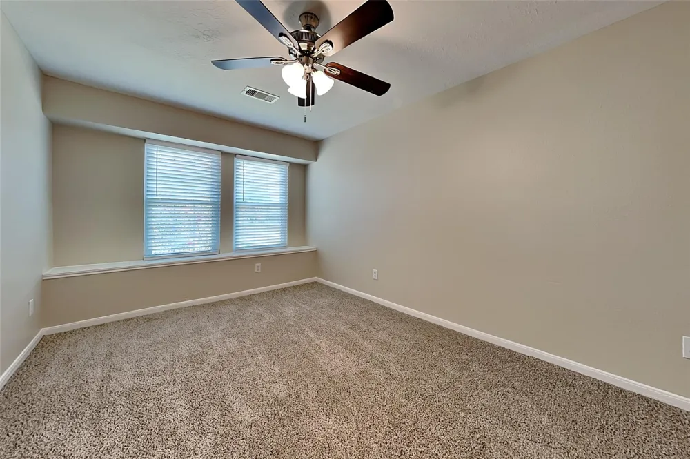 1116 Lake Shore Drive Pearland, TX 77581
