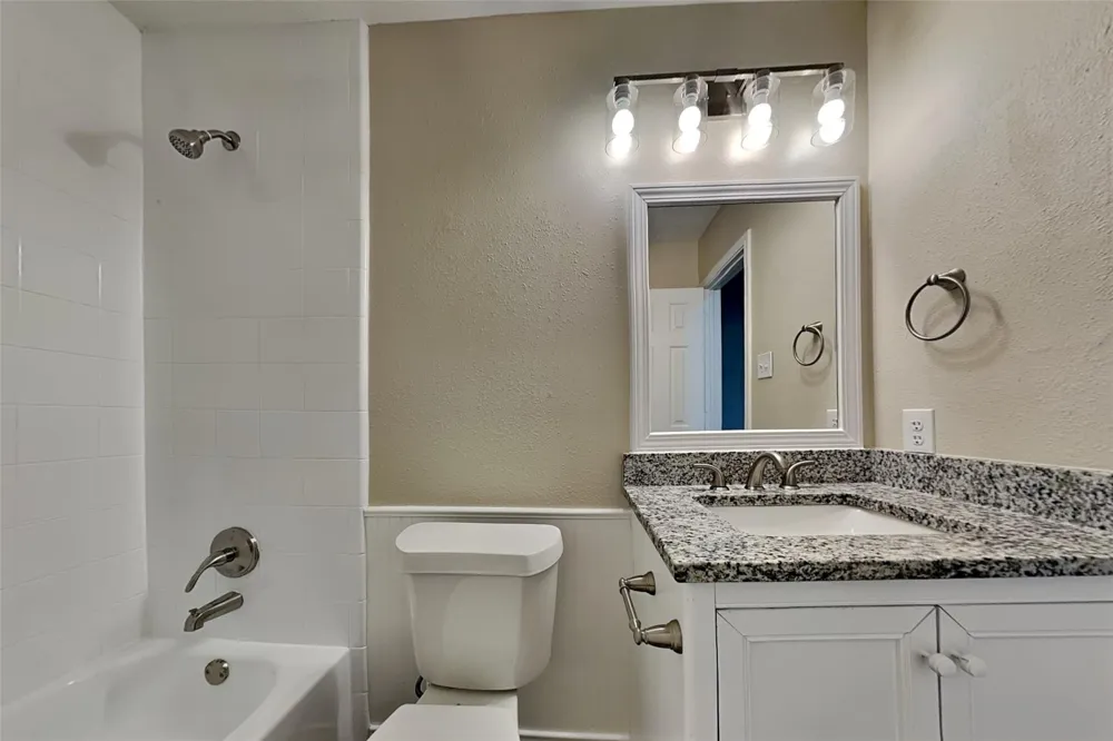 1116 Lake Shore Drive Pearland, TX 77581