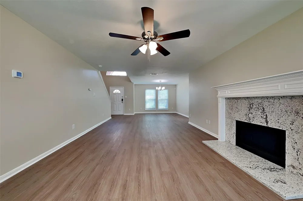 1116 Lake Shore Drive Pearland, TX 77581