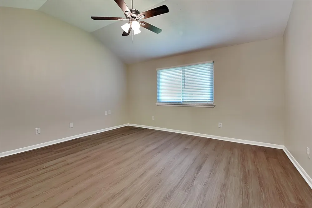 1116 Lake Shore Drive Pearland, TX 77581