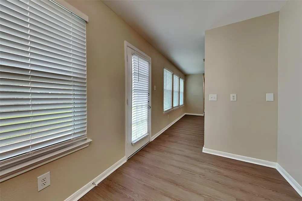 1116 Lake Shore Drive Pearland, TX 77581