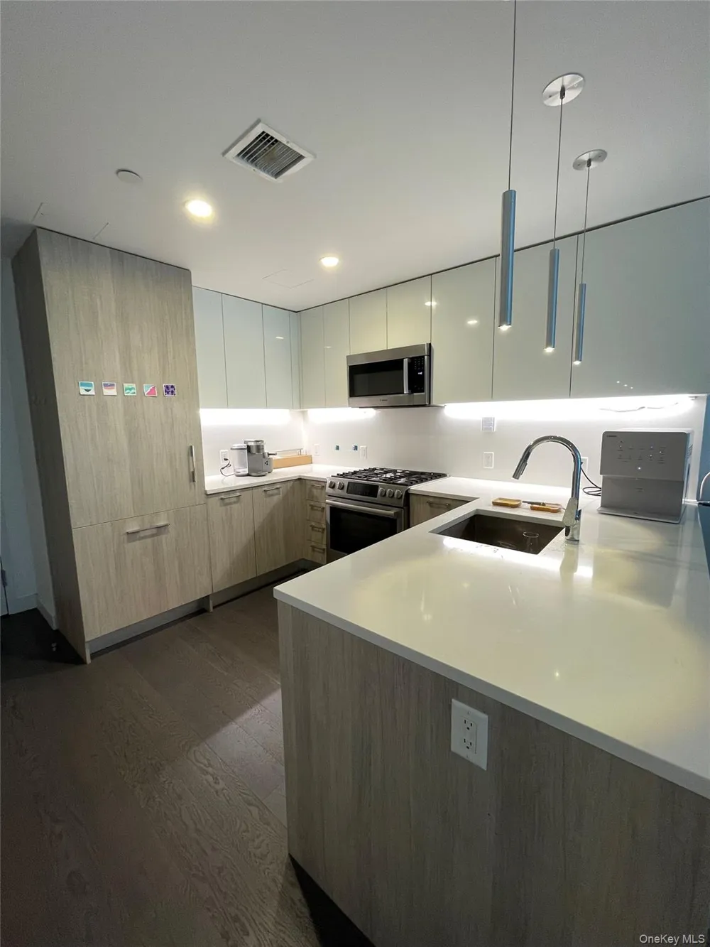 131-05 40th Road #15M Flushing, NY 11354