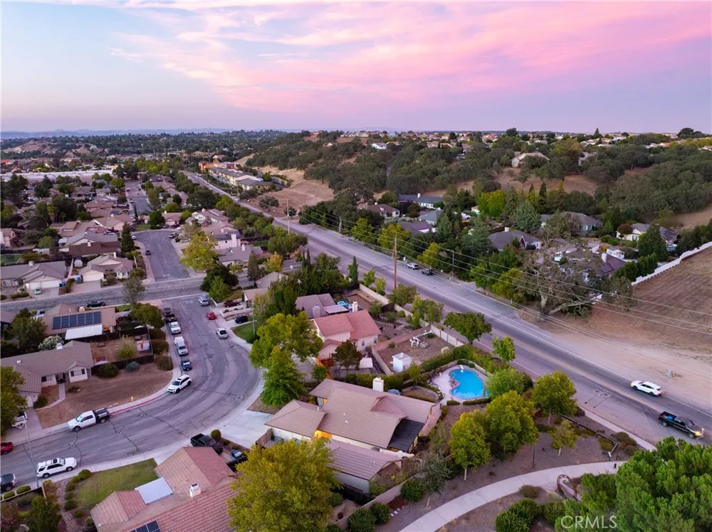 1808 Willowbank Paso Robles, CA 93446