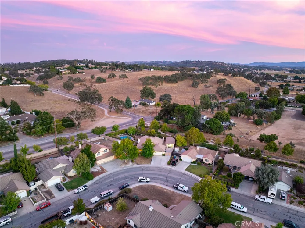 1808 Willowbank Paso Robles, CA 93446