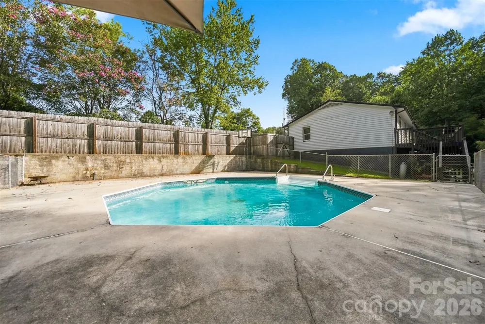 2075 South Fork Drive Morganton, NC 28655
