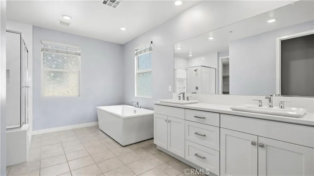 135 Denali Lake Forest, CA 92630