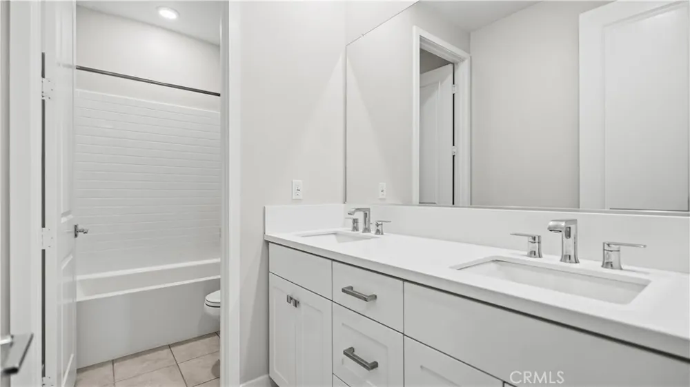 135 Denali Lake Forest, CA 92630