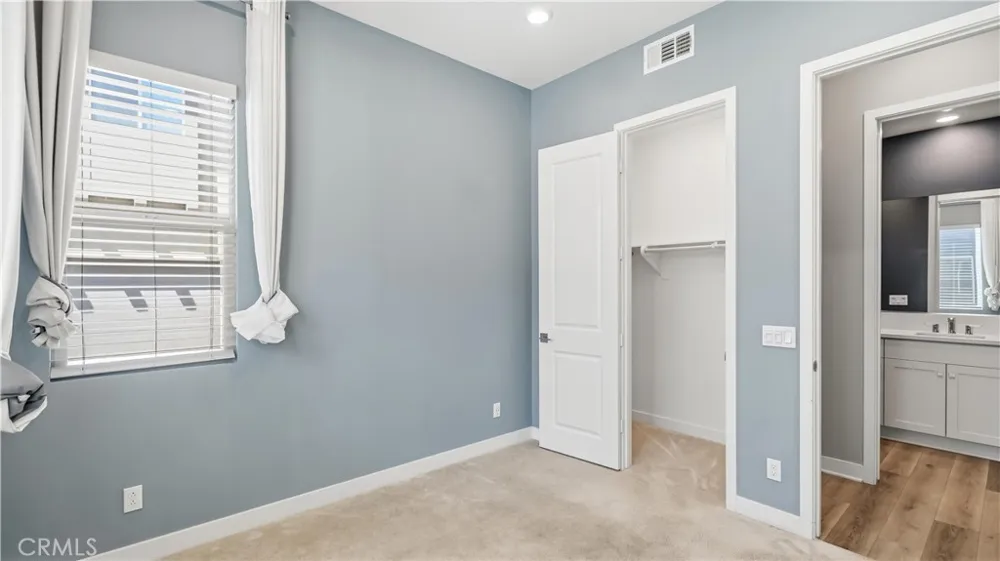 135 Denali Lake Forest, CA 92630