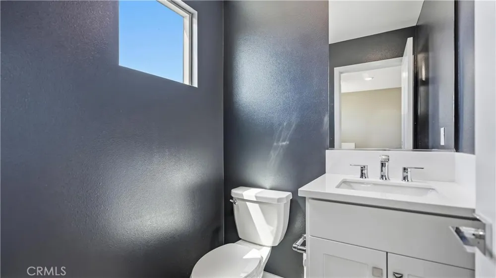 135 Denali Lake Forest, CA 92630