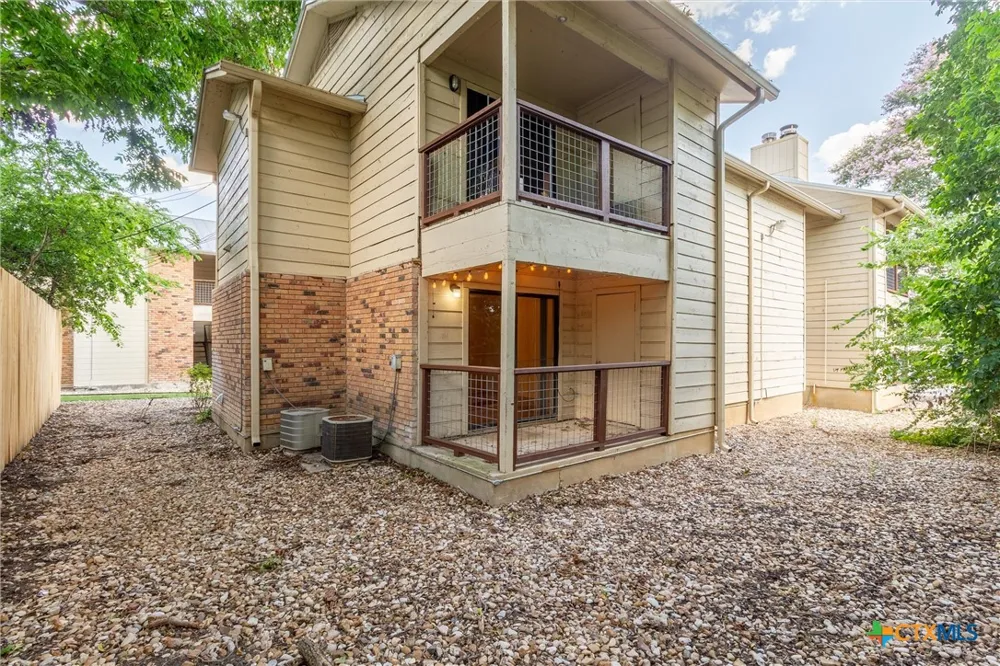 421 W San Antonio Street #I 2 San Marcos, TX 78666