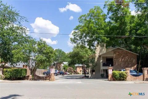 421 W San Antonio Street #I 2