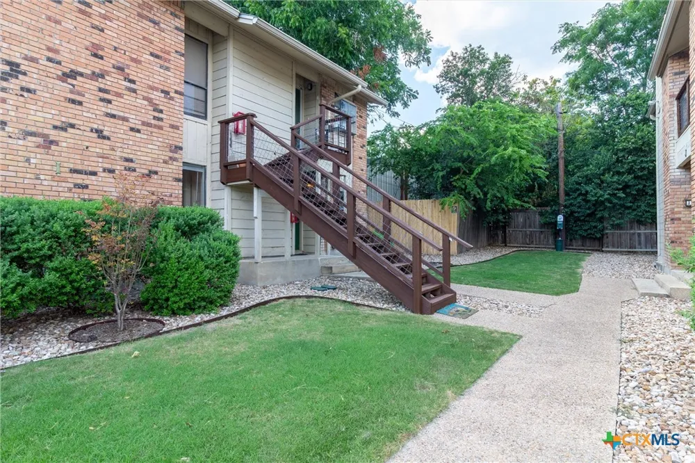 421 W San Antonio Street #I 2 San Marcos, TX 78666
