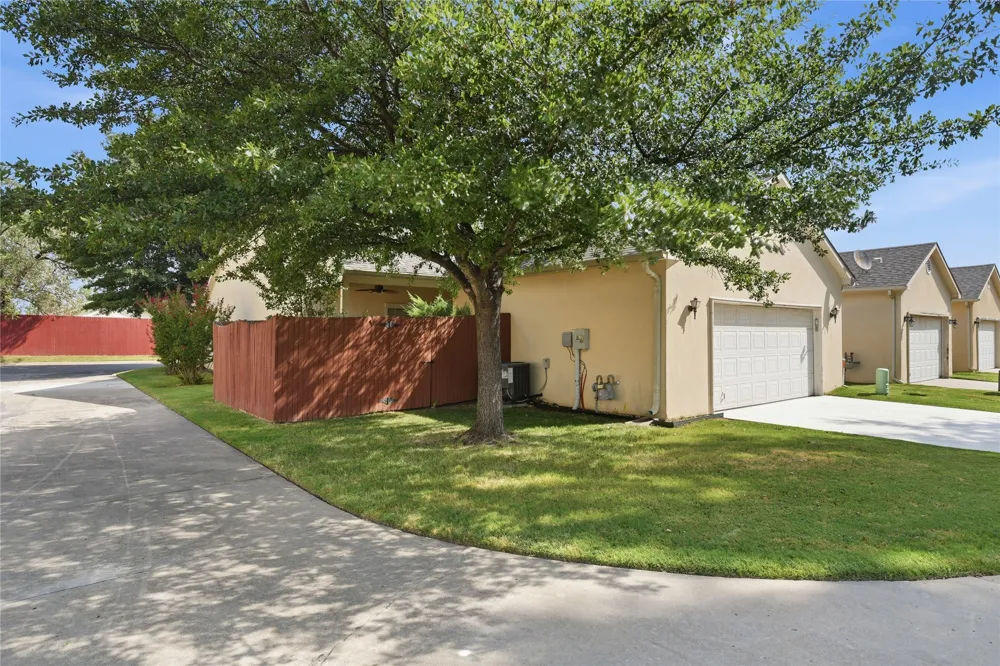 8212 E 74th Court Tulsa, OK 74133