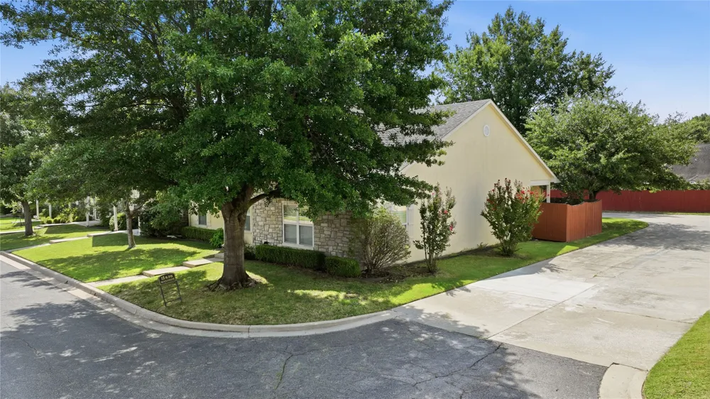 8212 E 74th Court Tulsa, OK 74133