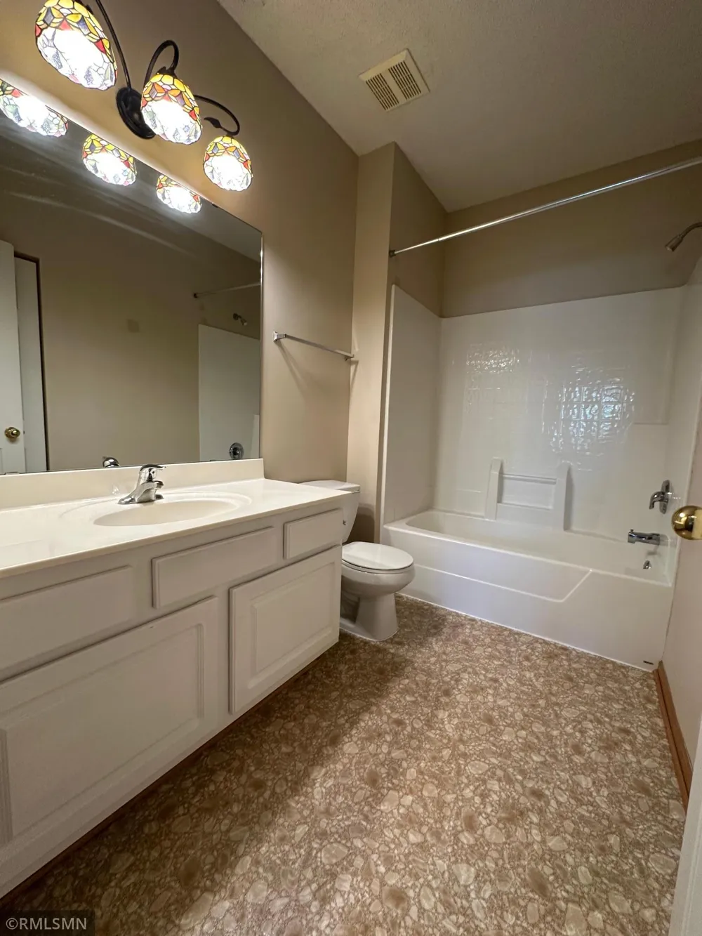 603 Providence Drive Shakopee, MN 55379