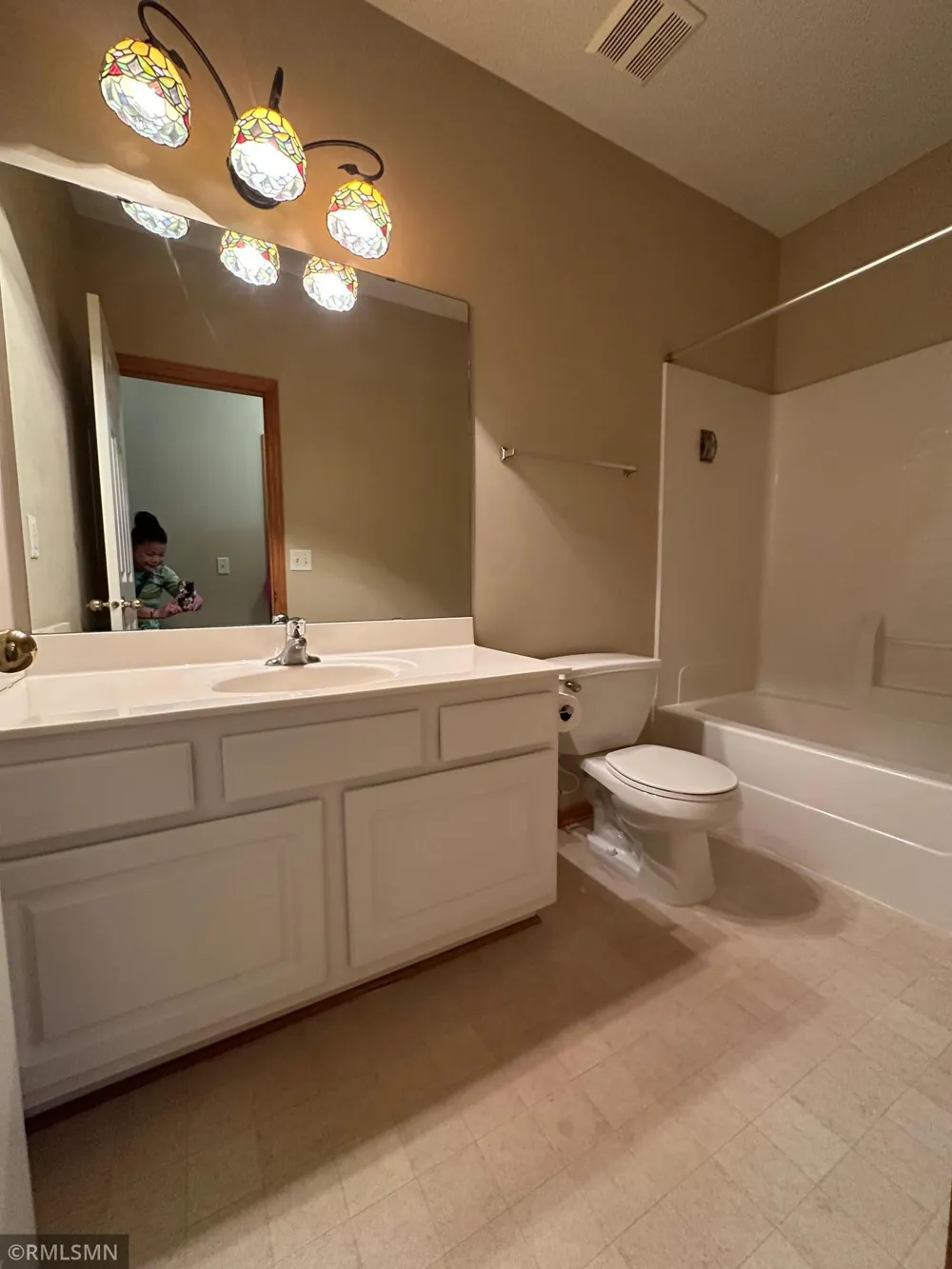 603 Providence Drive Shakopee, MN 55379