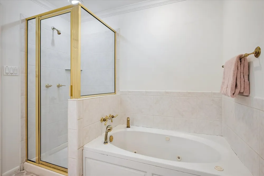 7233 Meadow Lake Avenue Dallas, TX 75214