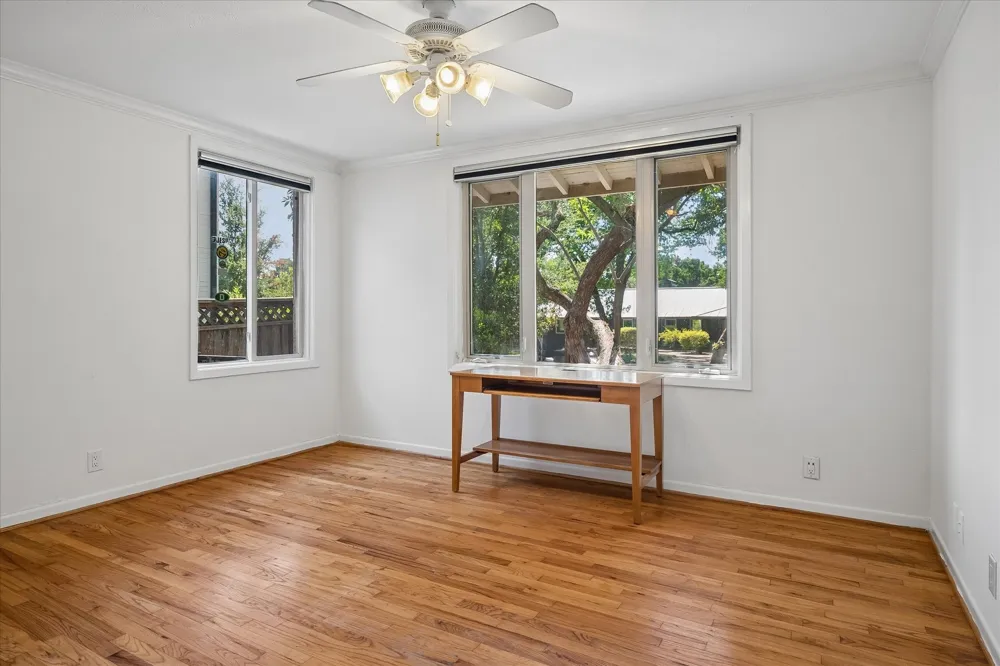 7233 Meadow Lake Avenue Dallas, TX 75214
