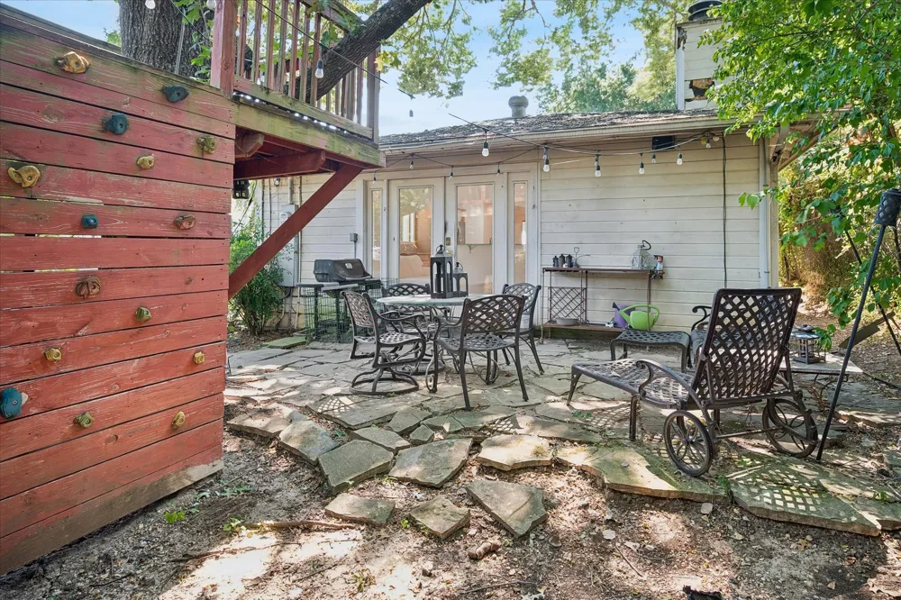 7233 Meadow Lake Avenue Dallas, TX 75214