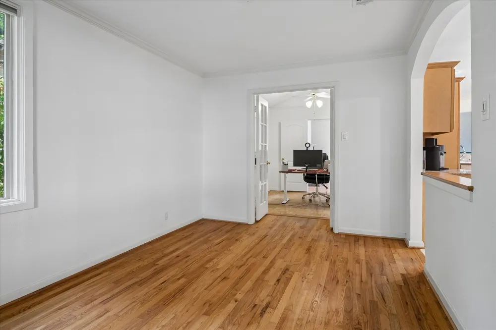 7233 Meadow Lake Avenue Dallas, TX 75214