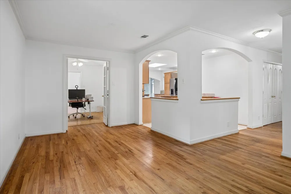 7233 Meadow Lake Avenue Dallas, TX 75214