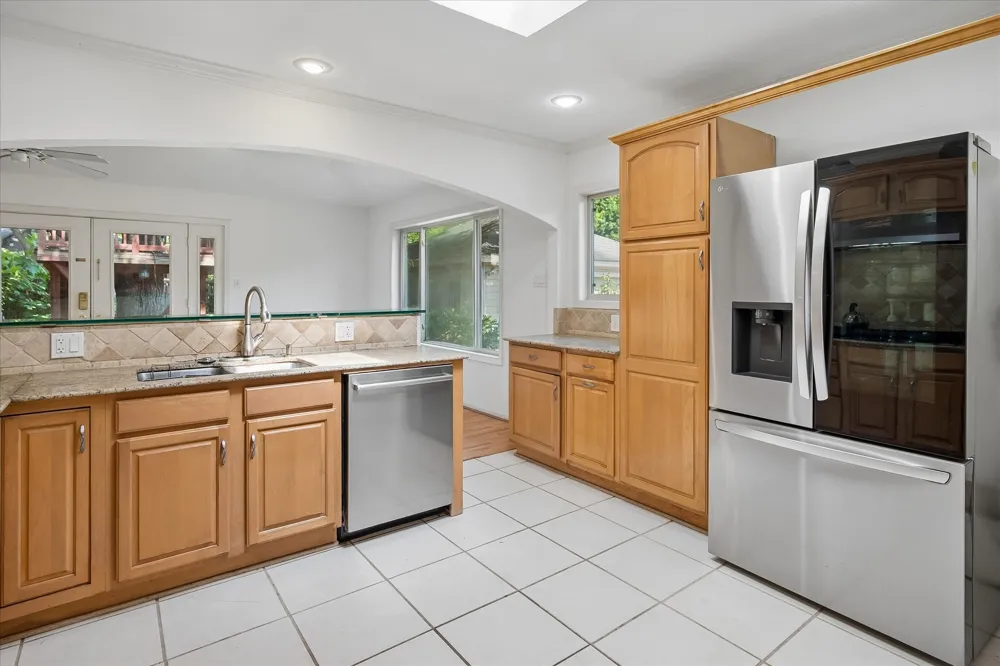 7233 Meadow Lake Avenue Dallas, TX 75214