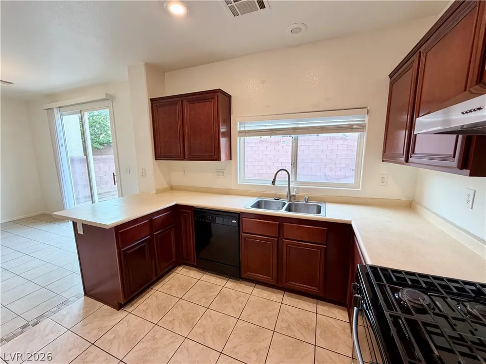 6212 W Cougar Avenue Las Vegas, NV 89139