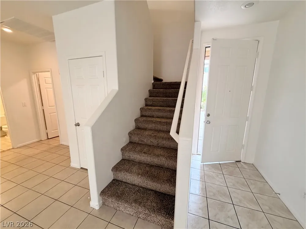 6212 W Cougar Avenue Las Vegas, NV 89139