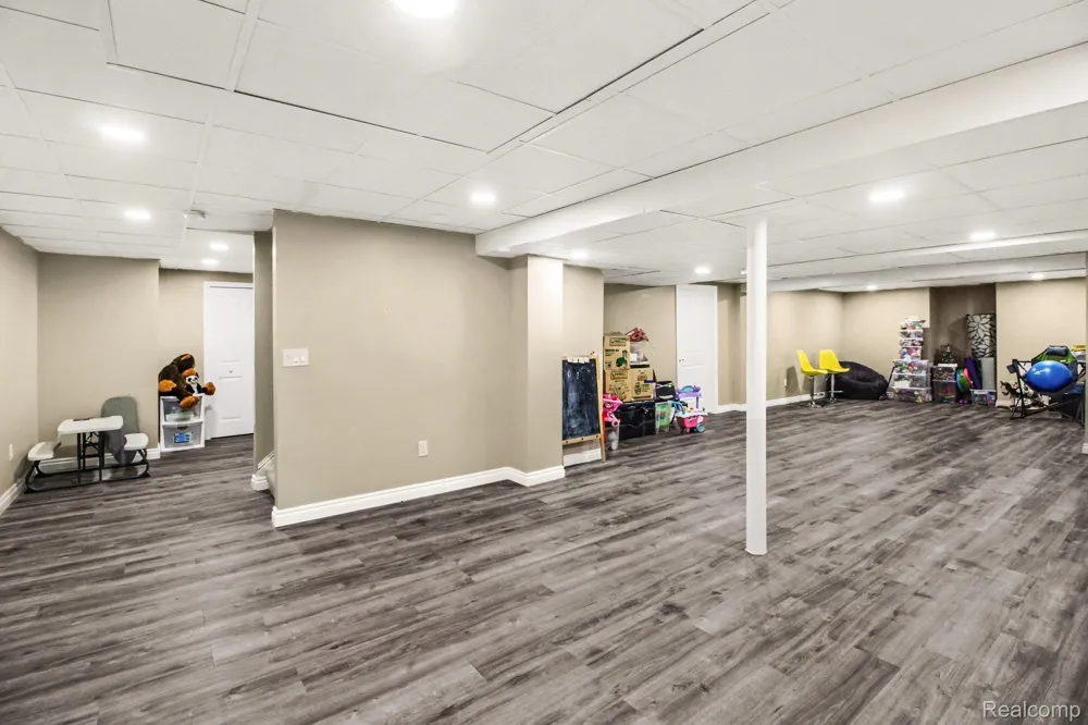 50371 LANGLEY DRIVE Novi City, MI 48374