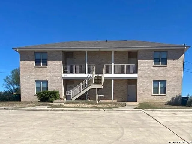 506 Dukeway Universal City, TX 78148