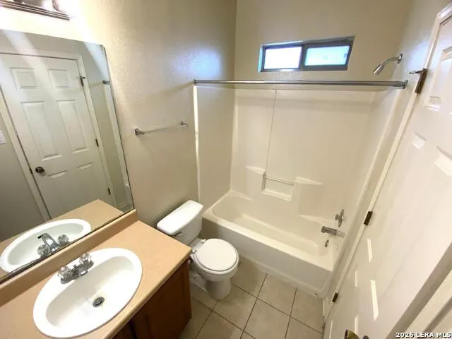 506 Dukeway Universal City, TX 78148