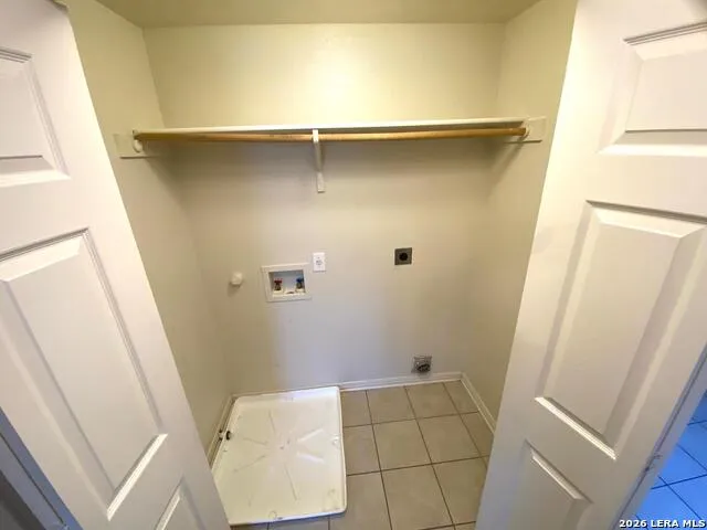 506 Dukeway Universal City, TX 78148