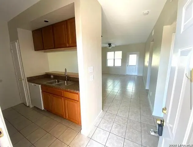 506 Dukeway Universal City, TX 78148