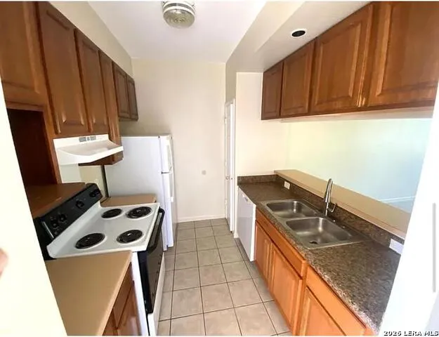506 Dukeway Universal City, TX 78148