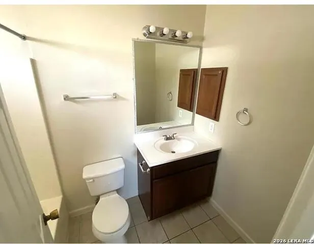 506 Dukeway Universal City, TX 78148