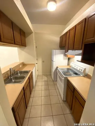 506 Dukeway Universal City, TX 78148