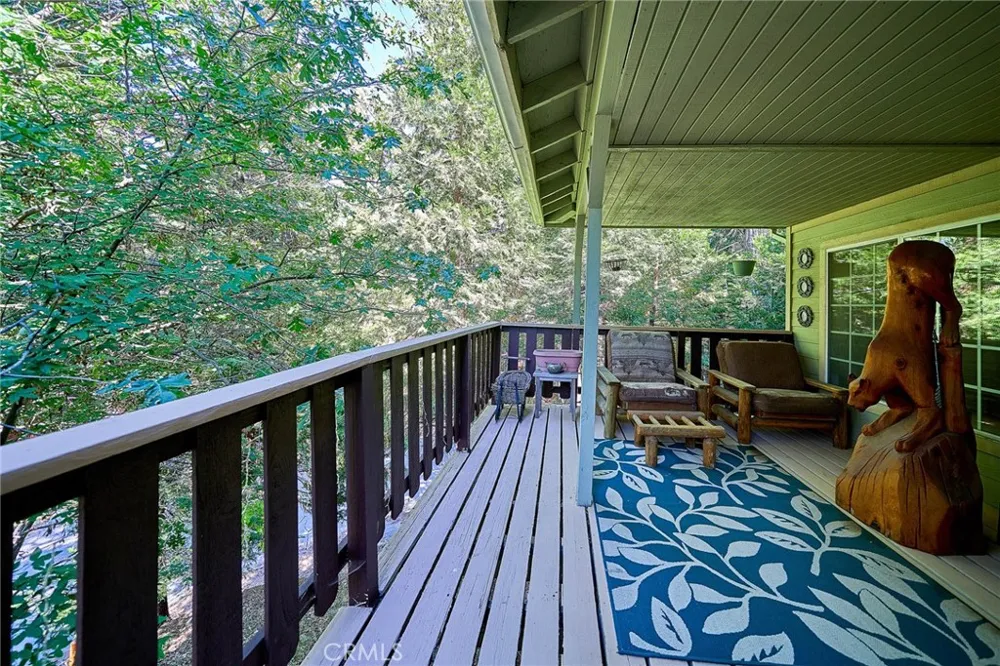 23891 Lakeview Crestline, CA 92325