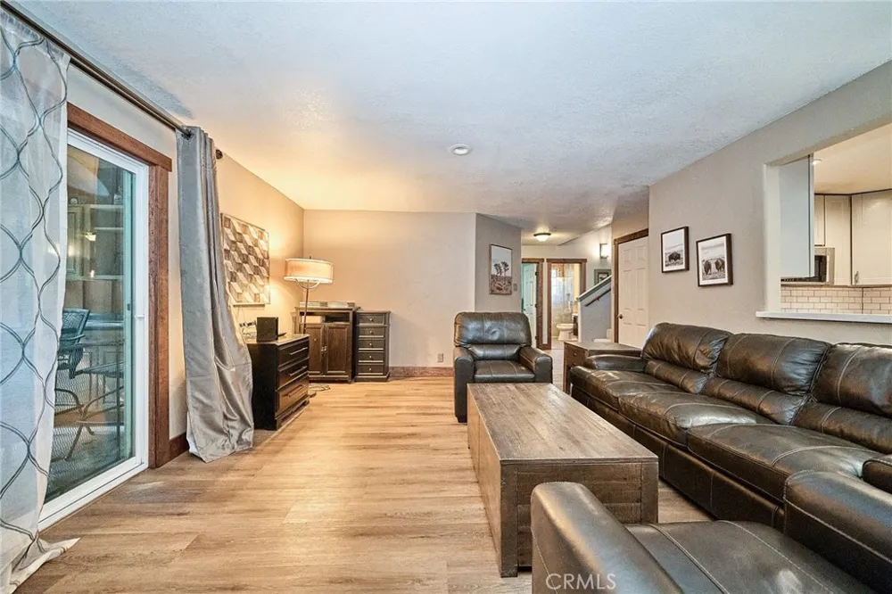 23891 Lakeview Crestline, CA 92325