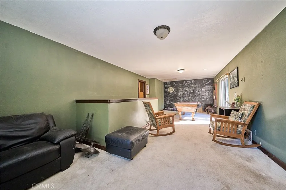 23891 Lakeview Crestline, CA 92325