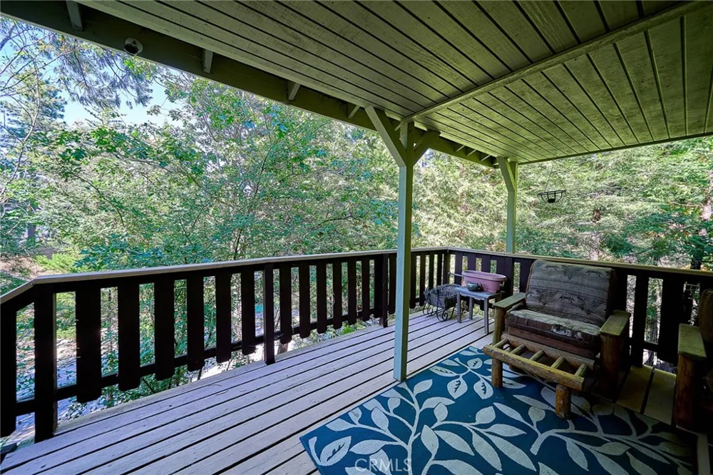 23891 Lakeview Crestline, CA 92325